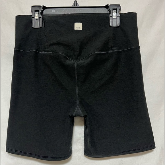 LIKE NEW Vuori Clean Elevation Shorty 6" High Rise Activewear Shorts Yoga Gym - Picture 8 of 15